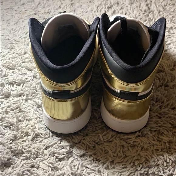 Jordan 1s - Picture 3 of 7